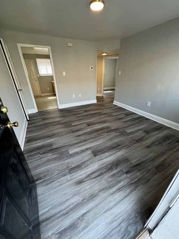 Richmond Condo: 2100 Phaup St