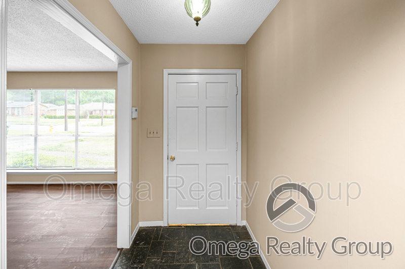 Montgomery House: 4078 Strathmore Dr