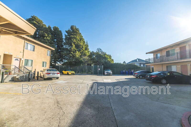 Richmond Condo: 152 Marina Way