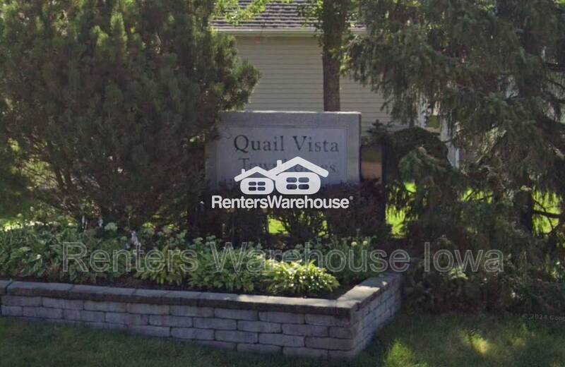 West Des Moines Townhome: 1400 S 52nd St