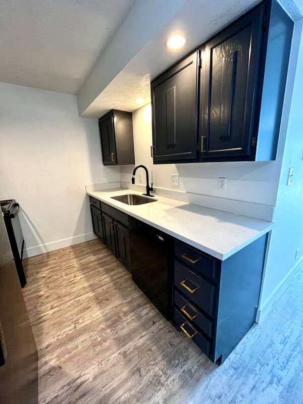 Request a Viewing for 3341 Holdrege Street 8 Tenant Turner