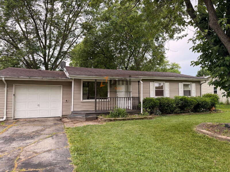 Schererville House: 7726 Durbin Street