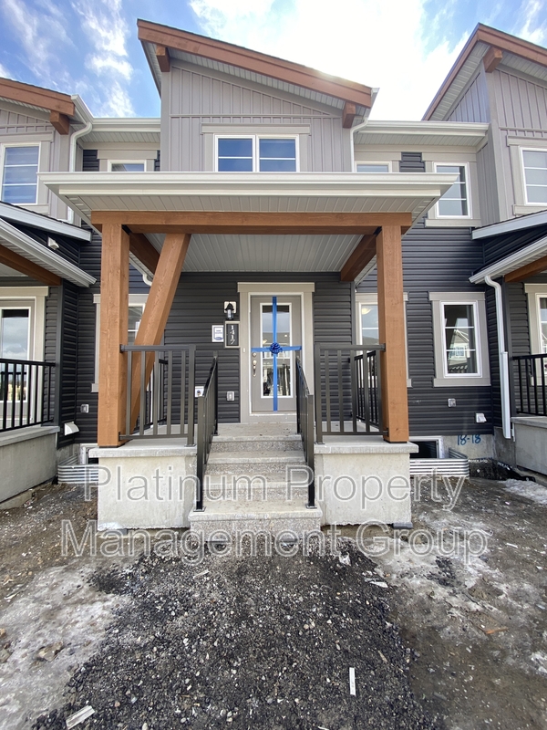 Calgary House: 1417 148 Avenue Northwest