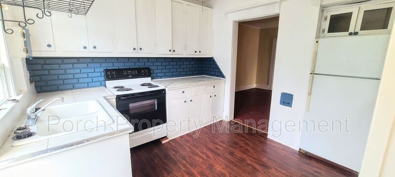 Pensacola Condo: 320 N Barcelona St