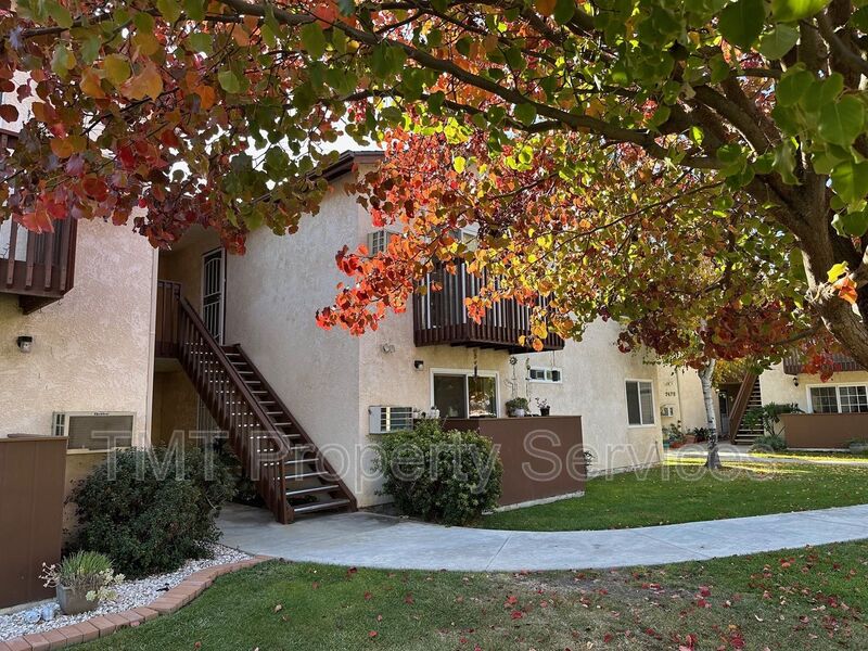 Atascadero House: 7464 Santa Ysabel Ave