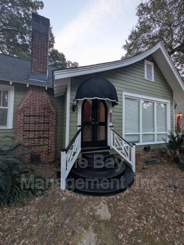 Mobile House: 115 Mohawk St