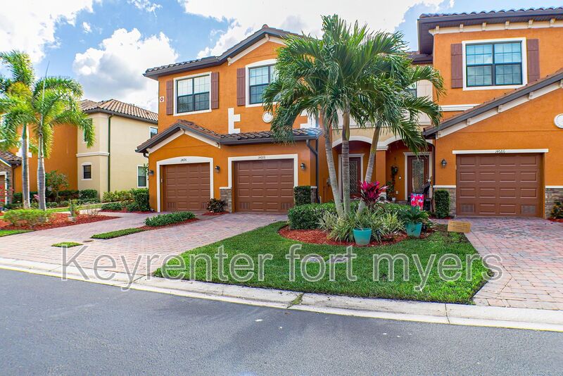 Fort Myers House: 14688 Summer Rose Way