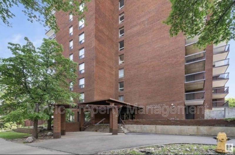 Edmonton Condo: 11027 87 Avenue