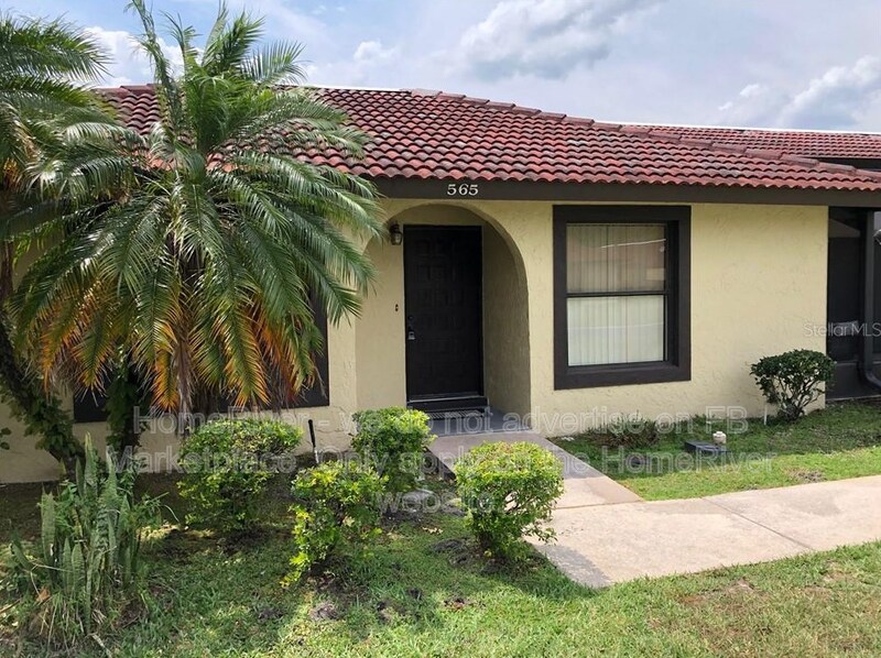 Kissimmee Townhome: 565 Hunter Cir