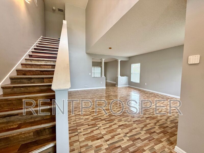 Kissimmee House: 677 Elbridge Dr