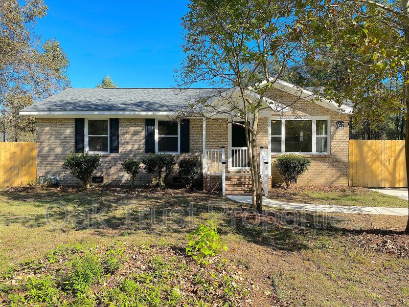 Goose Creek House: 167 Giles Drive