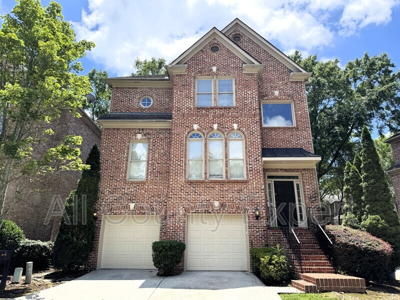 Atlanta House: 889 Lenox Ct NE
