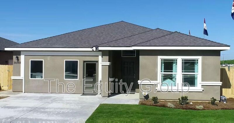 Visalia House: 30769 Ashland Rd