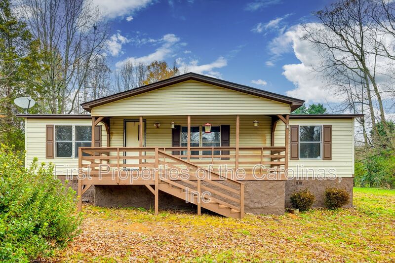 Gastonia House: 128 Summerglen Dr.
