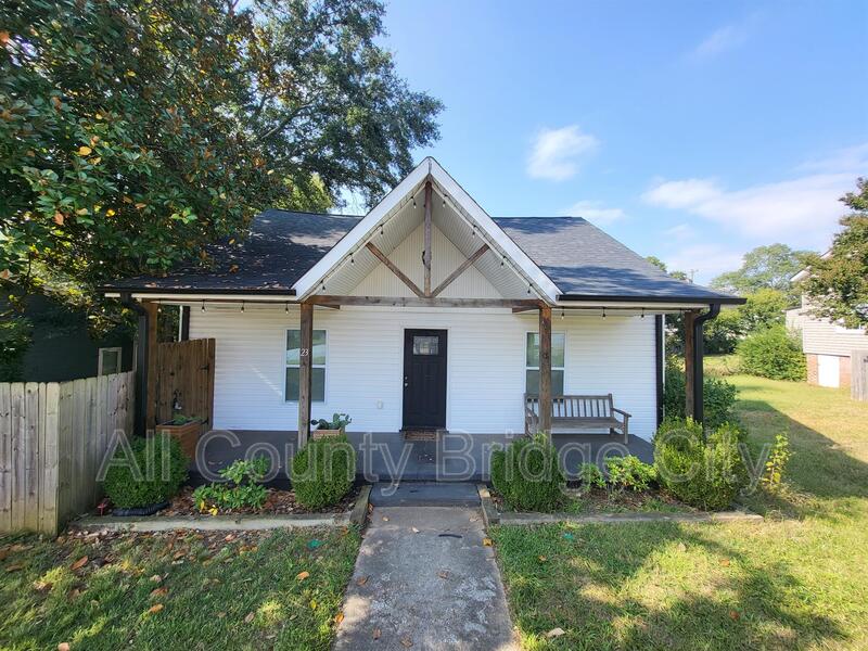 Greenville House: 23 Traction Street