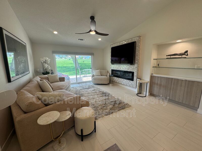 Palm Desert House: 269 Vista Royale Cir W