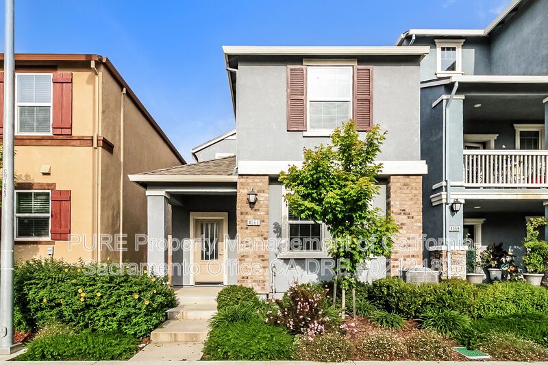 West Sacramento House: 4062 Southampton Dr