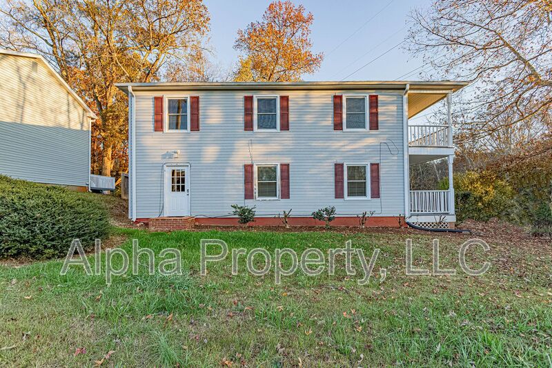 Greer Condo: 213B Taylor Rd