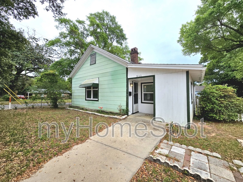 Pensacola House: 511 E La Rua St