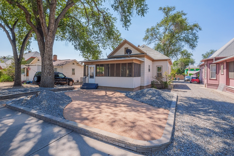 Grand Junction House: 1219 Grand Avenue