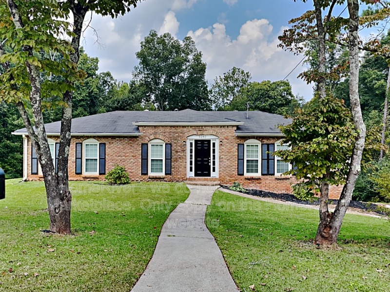 Douglasville House: 3280 S Whisper Dr