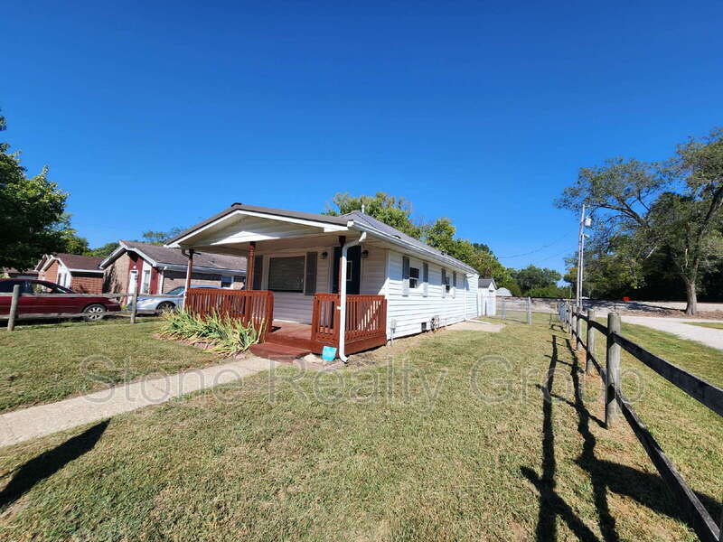 Terre Haute House: 1042 Helen Avenue