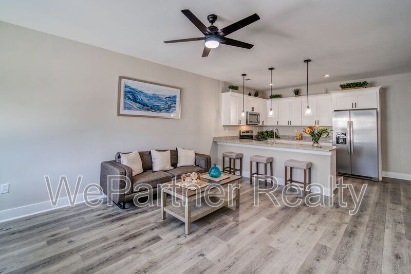 Jasper House: 3 Flint Dr