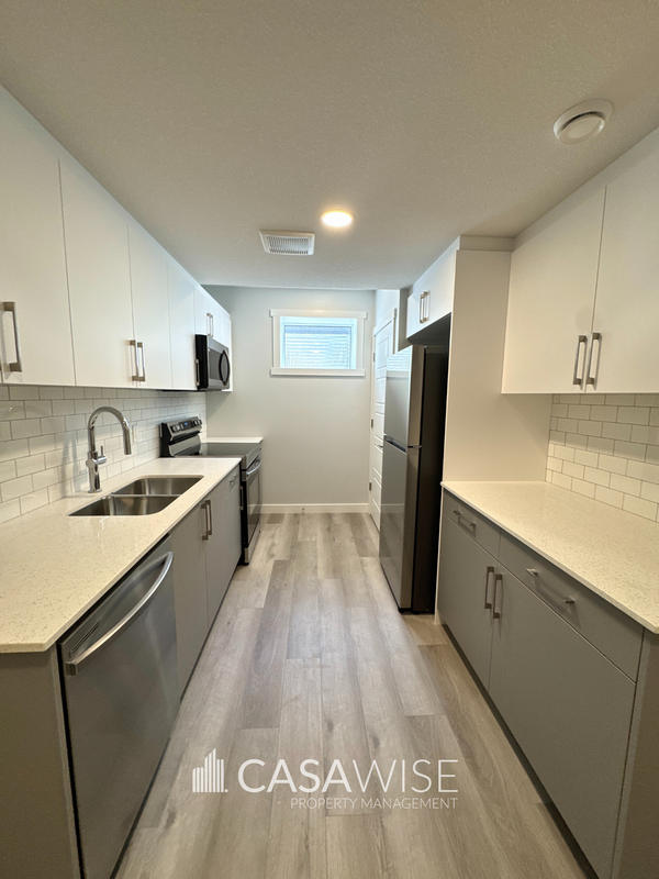 Edmonton House: 8023 Cedric Mah Road