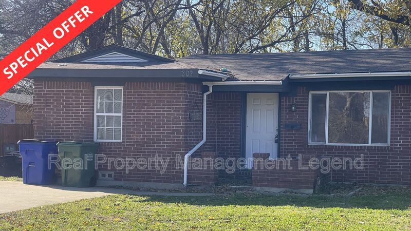 Whitesboro House: 307 Depot St.