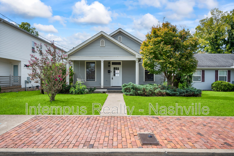Nashville House: 1519 10th Ave N