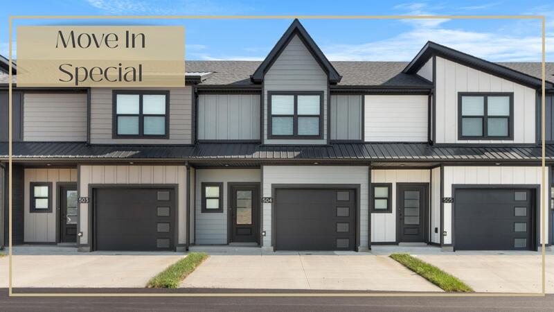 Clarksville Townhome: 504 Jonathan Wade Cir