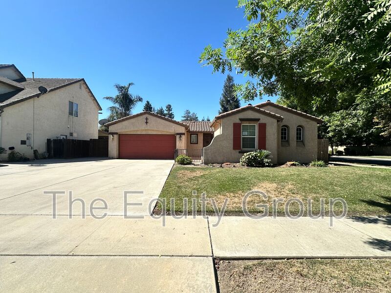 Visalia House: 4441 West Elowin Ave