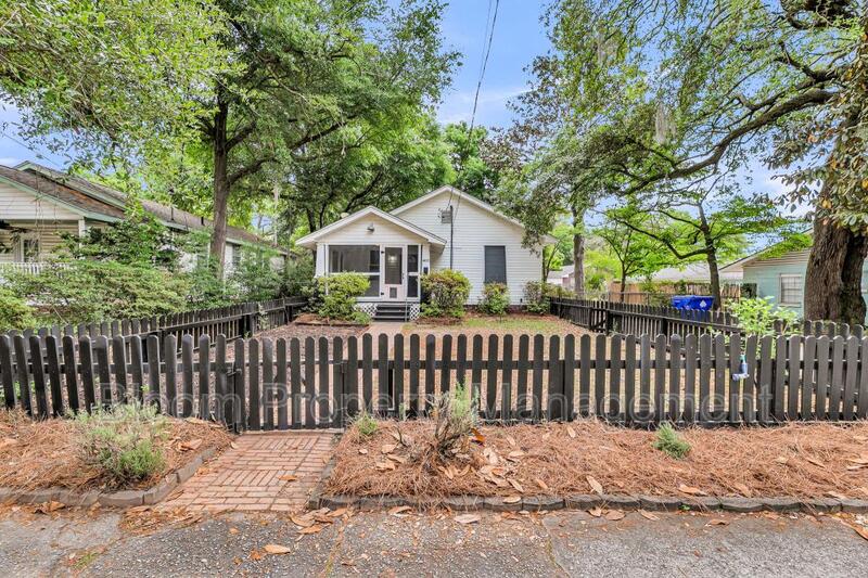 North Charleston House: 4672 O'Hear Ave