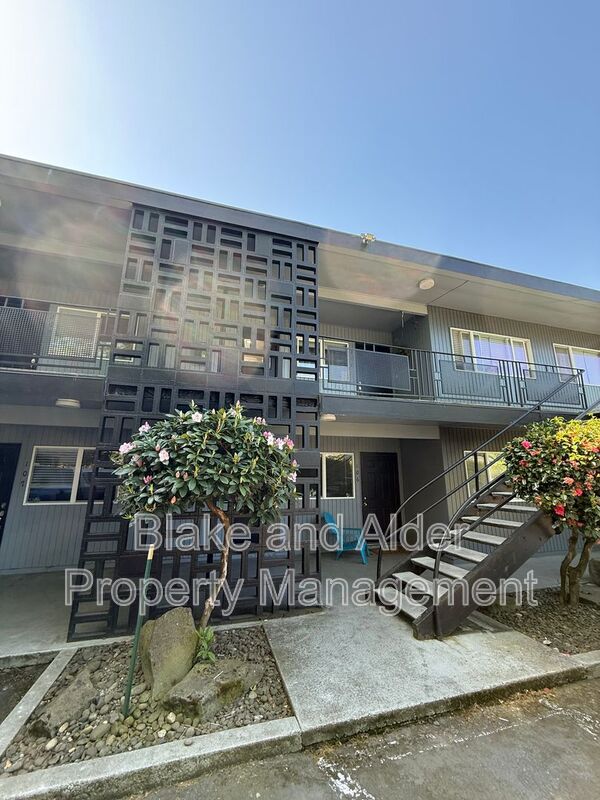 Beaverton House: 5950 SW Hall Blvd