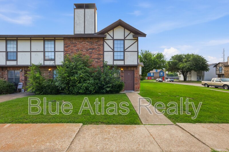 Garland Townhome: 2713 Wimbledon Court - D