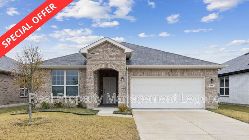 Van Alstyne House: 968 Ravenwood Ln