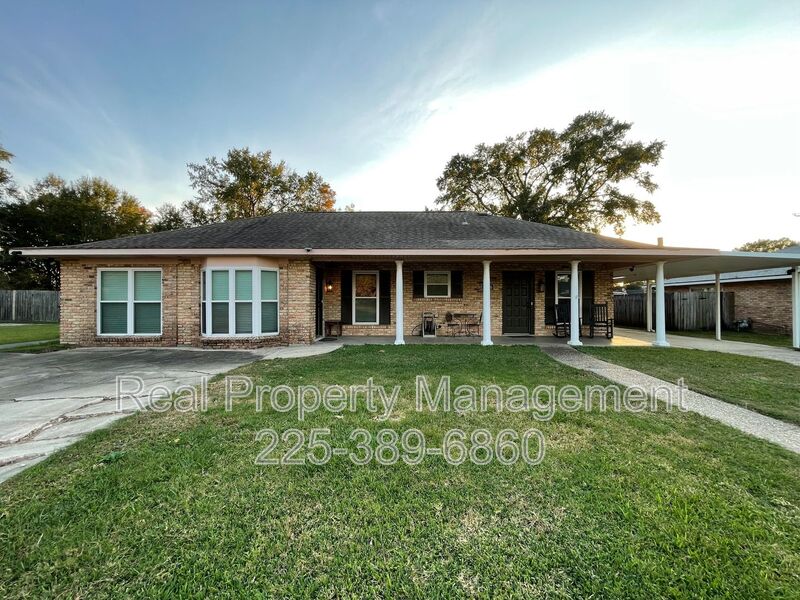 Baton Rouge House: 9536 Bermuda Ave.