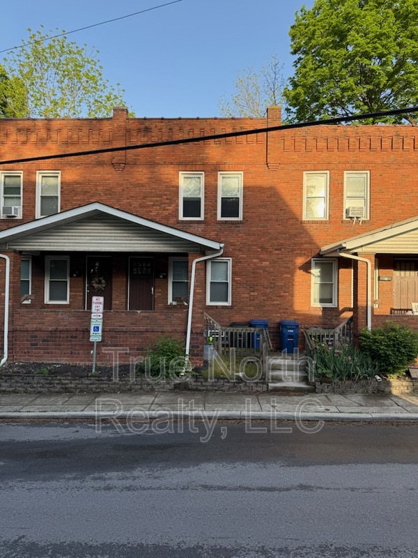 Westerville House: 41 University St