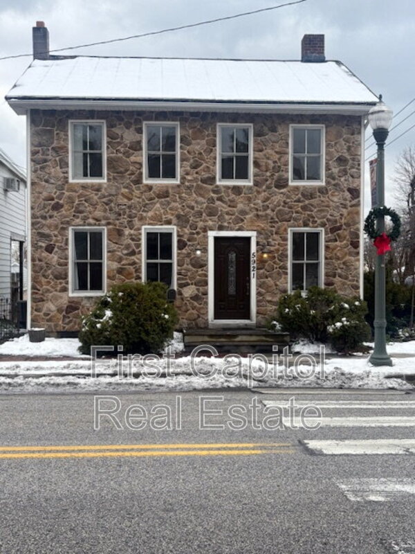 Harrisburg House: 5921 Linglestown Rd