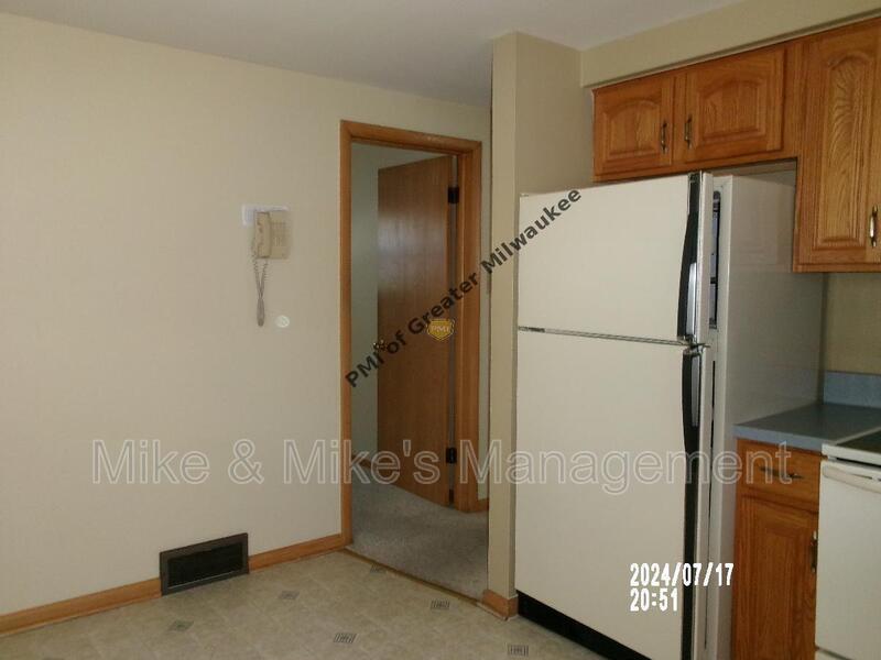 Milwaukee Condo: 2551 S 68th St