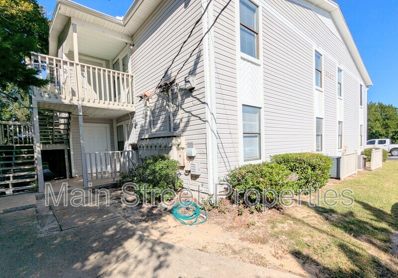 Gulf Breeze Townhome: 3202 Redwood Lane