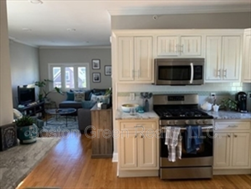 Boston House: 43 Rogers Street