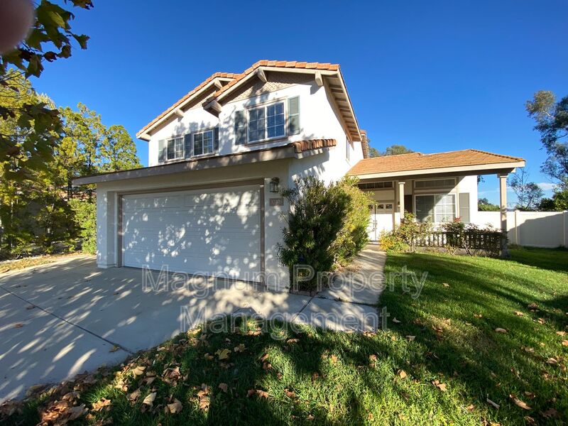 Temecula House: 32405 Corte Palacio