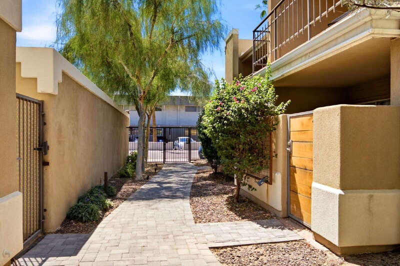 Phoenix Condo: 2233 East Highland Avenue