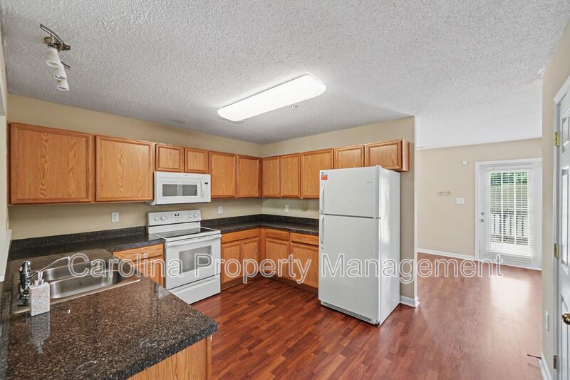Mooresville House: 118 Steam Engine Dr Unit 207