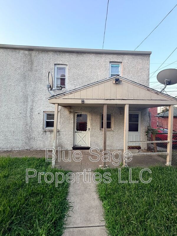 Chester Townhome: 621 W 7th St