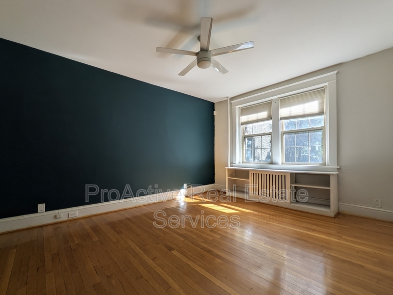 Norfolk Condo: 940 Gates Avenue Apt B2