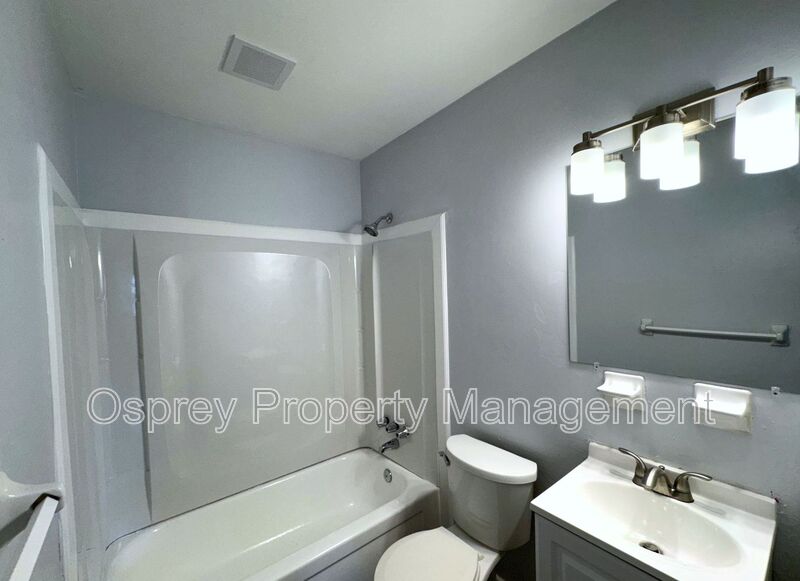 Charming 2-Bedroom Duplex with Private Yard in Chesapeake - Photo 6