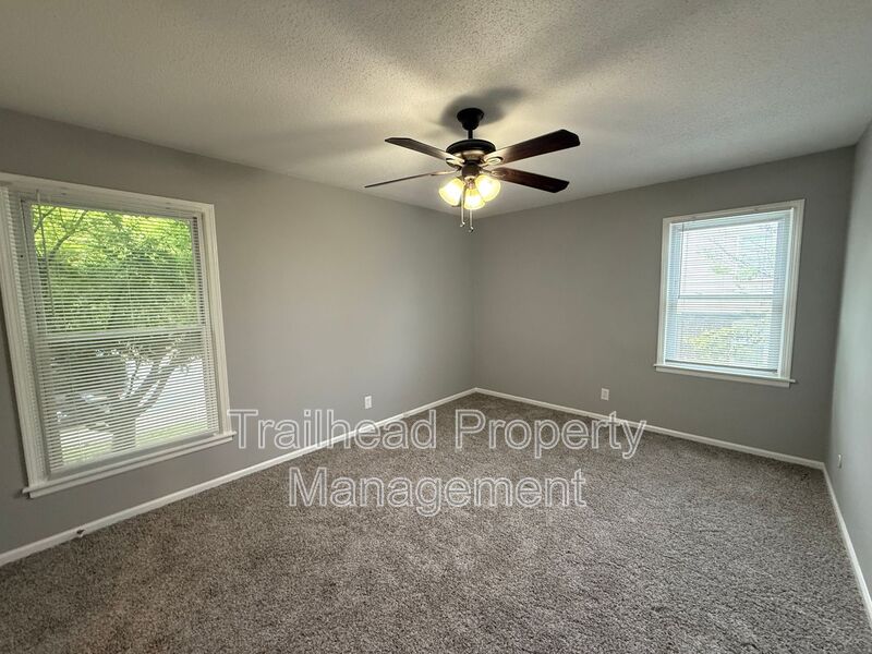 Overland Park House: 8440 Newton Street