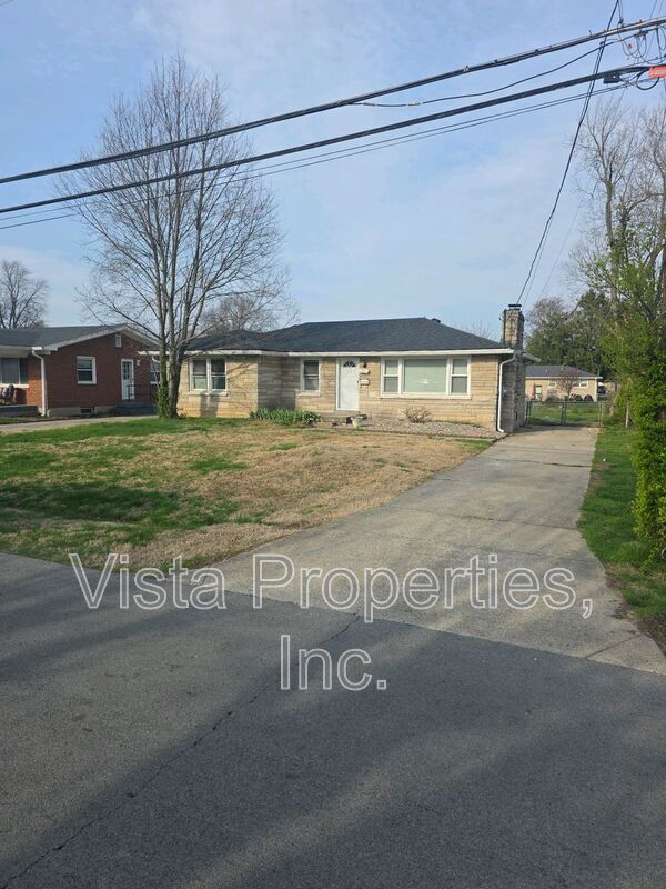 Louisville House: 7802 Columbine Drive